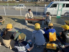 かまどベンチ見学風景