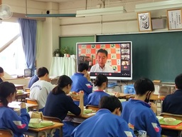 鷲宮中学校での実施風景4