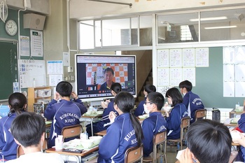 栗橋西中学校での実施風景1